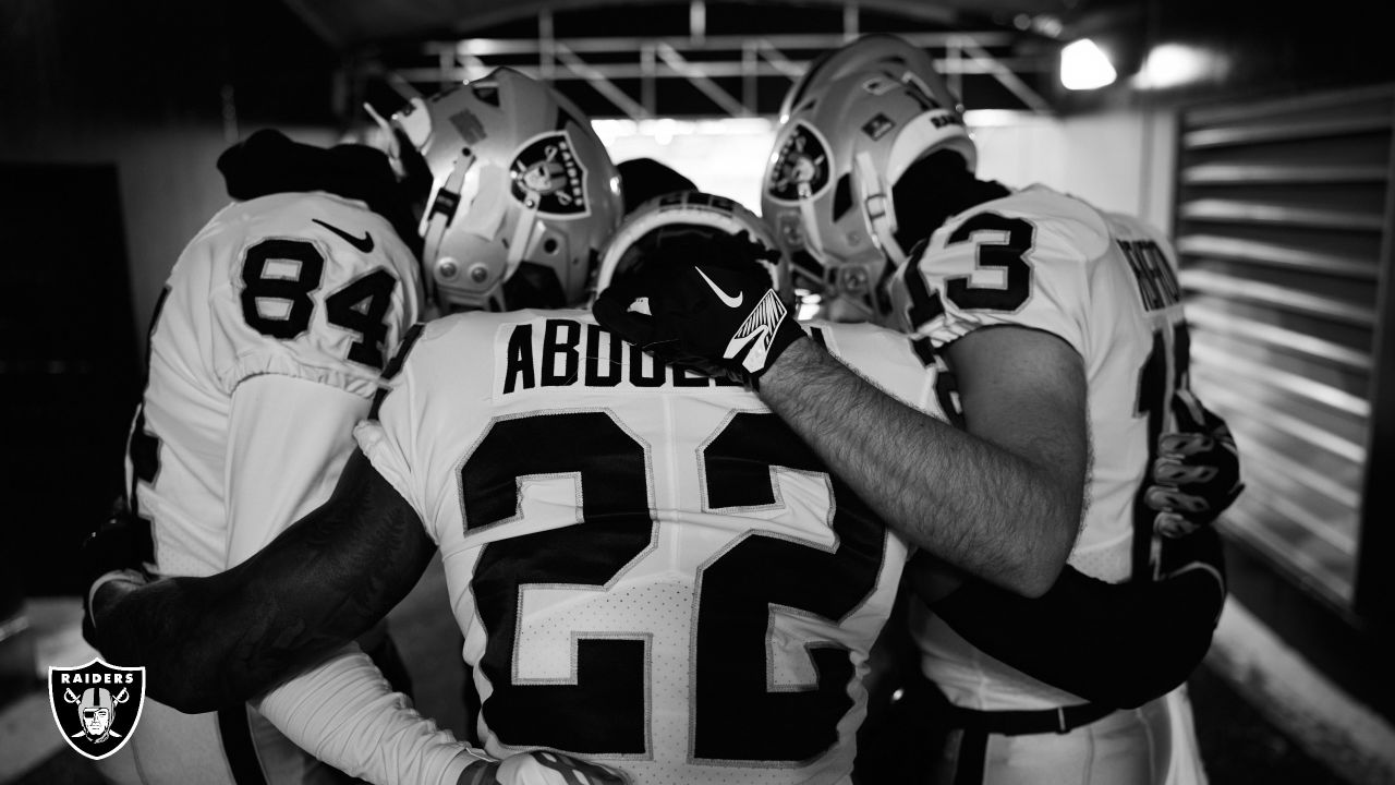 Photograph : Raiders Take On Steelers 