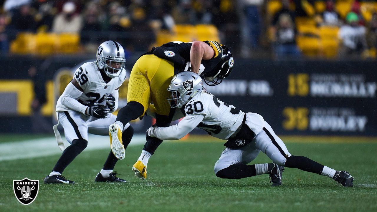 Las Vegas Raiders safety Duron Harmon (30) runs during an NFL football game  against the Los Angeles Rams, Thursday, Dec. 8, 2022, in Inglewood, Calif.  (AP Photo/Kyusung Gong Stock Photo - Alamy