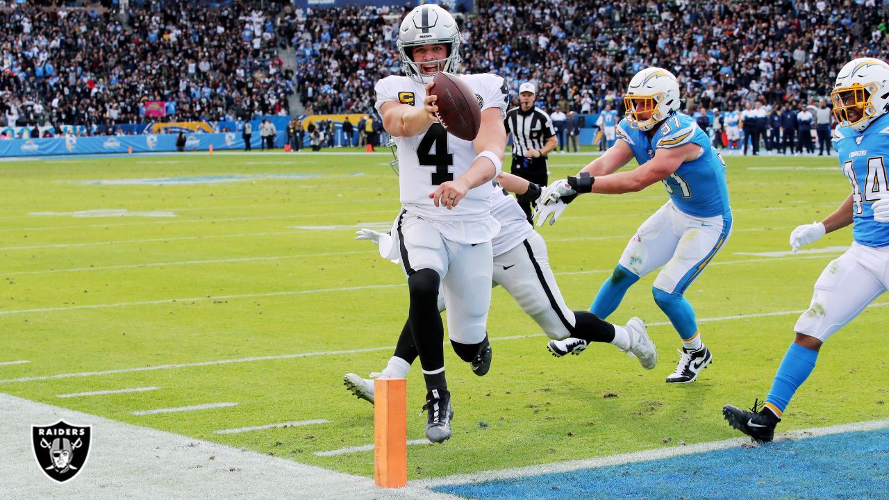 Raiders finally treat Derek Carr as franchise QB with new contract - Sports  Illustrated