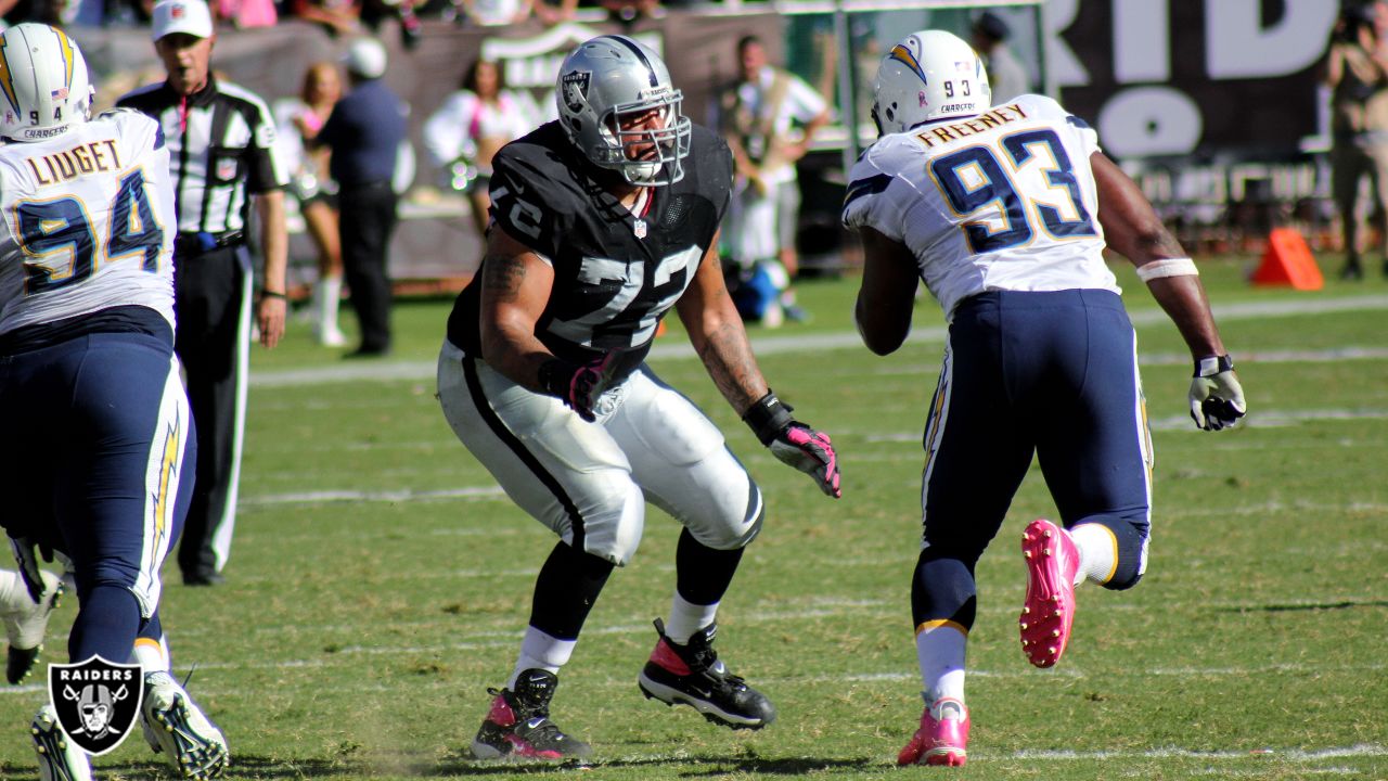 Raiders Lineman Donald Penn Catches Touchdown (Video)