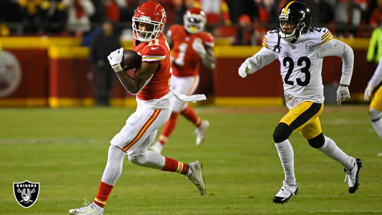 Former Chiefs WR Demarcus Robinson has signed a one-year deal with the  Raiders - Arrowhead Pride