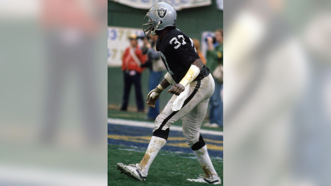 Raiders great Lester Hayes still waiting for Hall of Fame call