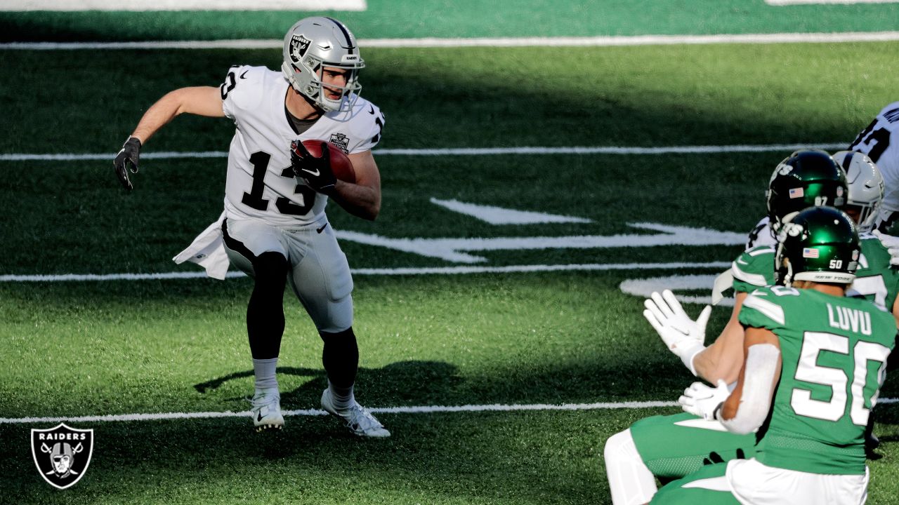 December 6, 2020, Las Vegas Raiders quarterback Derek Carr (4) in action  during the NFL game between the Las Vegas Raiders and the New York Jets at  MetLife Stadium in East Rutherford