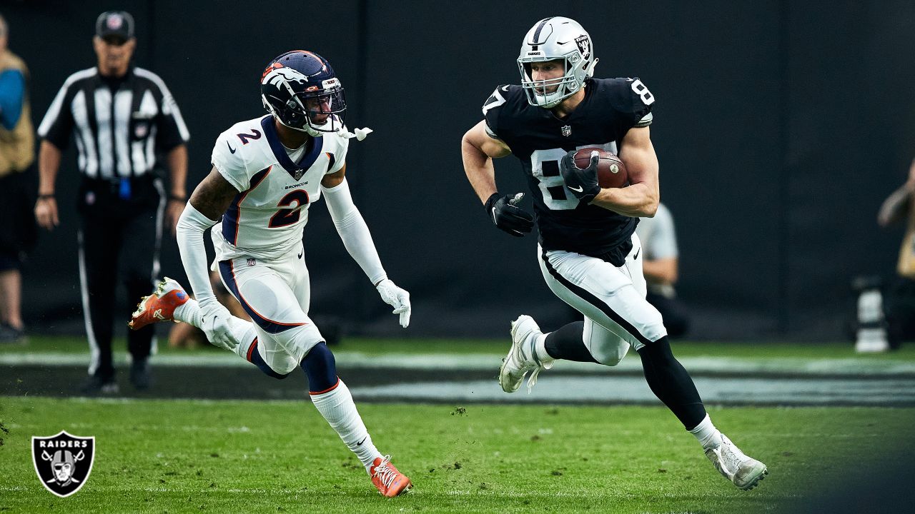 Las Vegas Raiders: Foster Moreau celebrates National Tight End Day in style  (video)