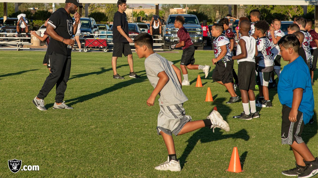 Raiders donate helmets to Las Vegas youth