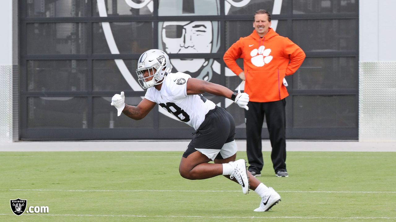 Raiders' Alec Ingold leads the way for fellow rookie Josh Jacobs