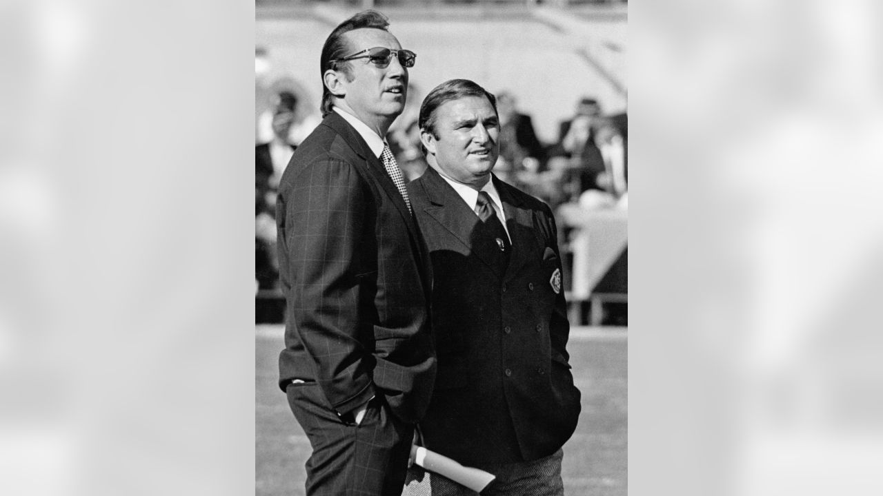 Las Vegas Raiders rewind: A look at Al Davis-Pete Rozelle 30-for-30 -  Silver And Black Pride