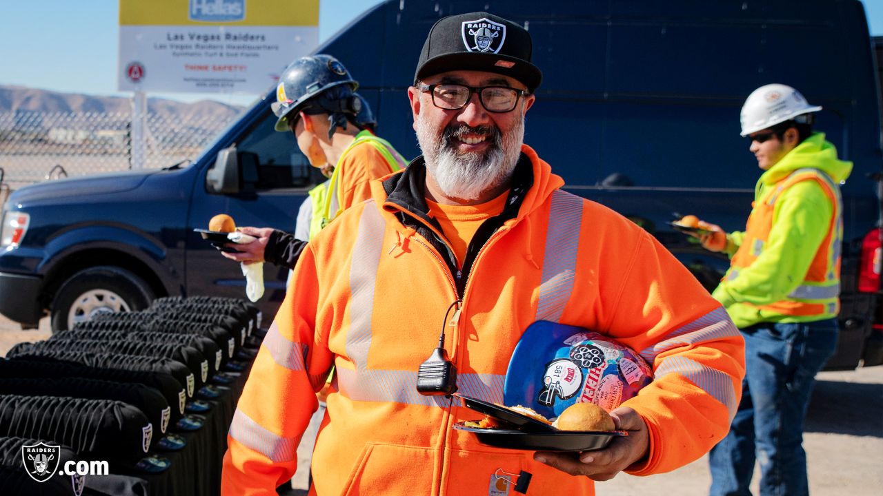 Las Vegas Raiders hard hat