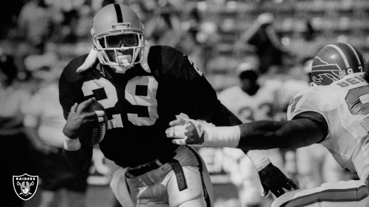 Former Indianapolis Colts great Eric Dickerson has been selected for  induction into the College Football Hall of Fame