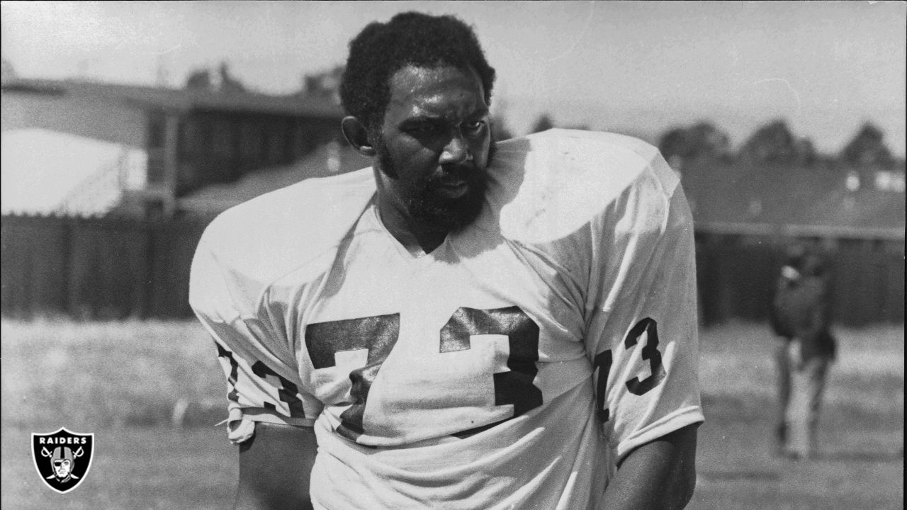 Bob Brown, Hall of Fame Offensive Lineman, Dies at 81 - Sports