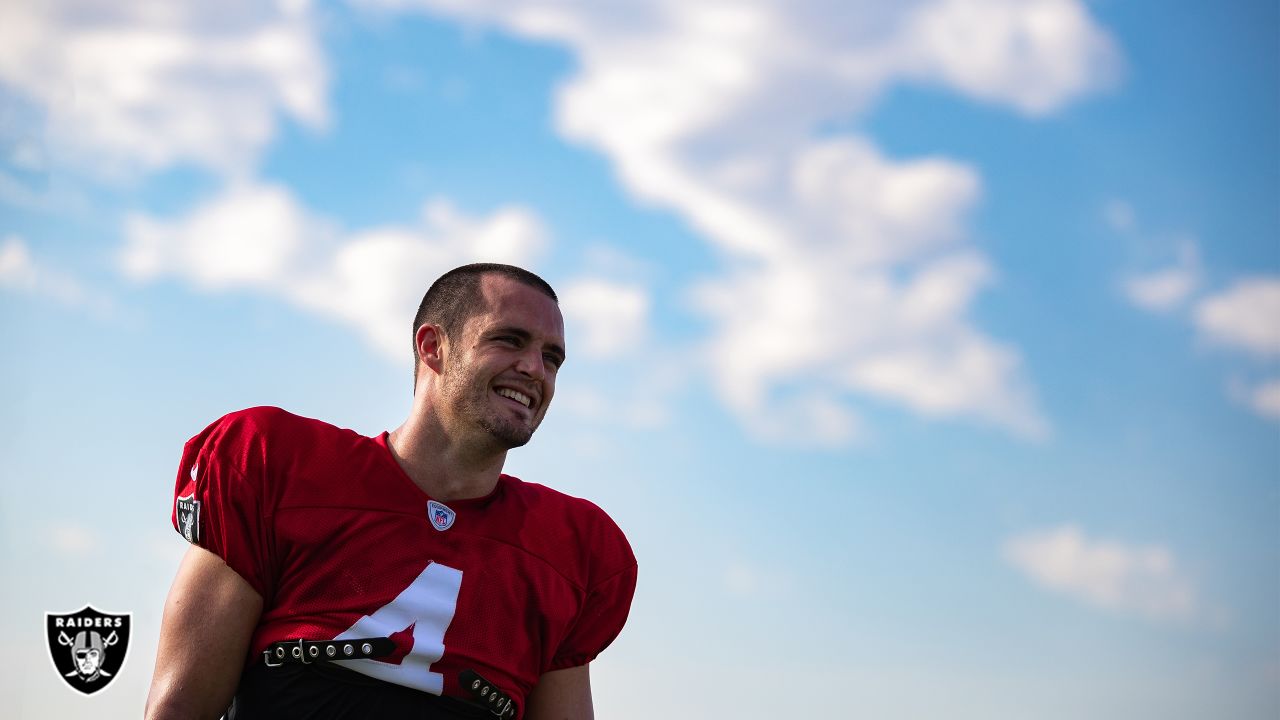 Top Shots: The 30 best photos of QB Derek Carr's 2020 season