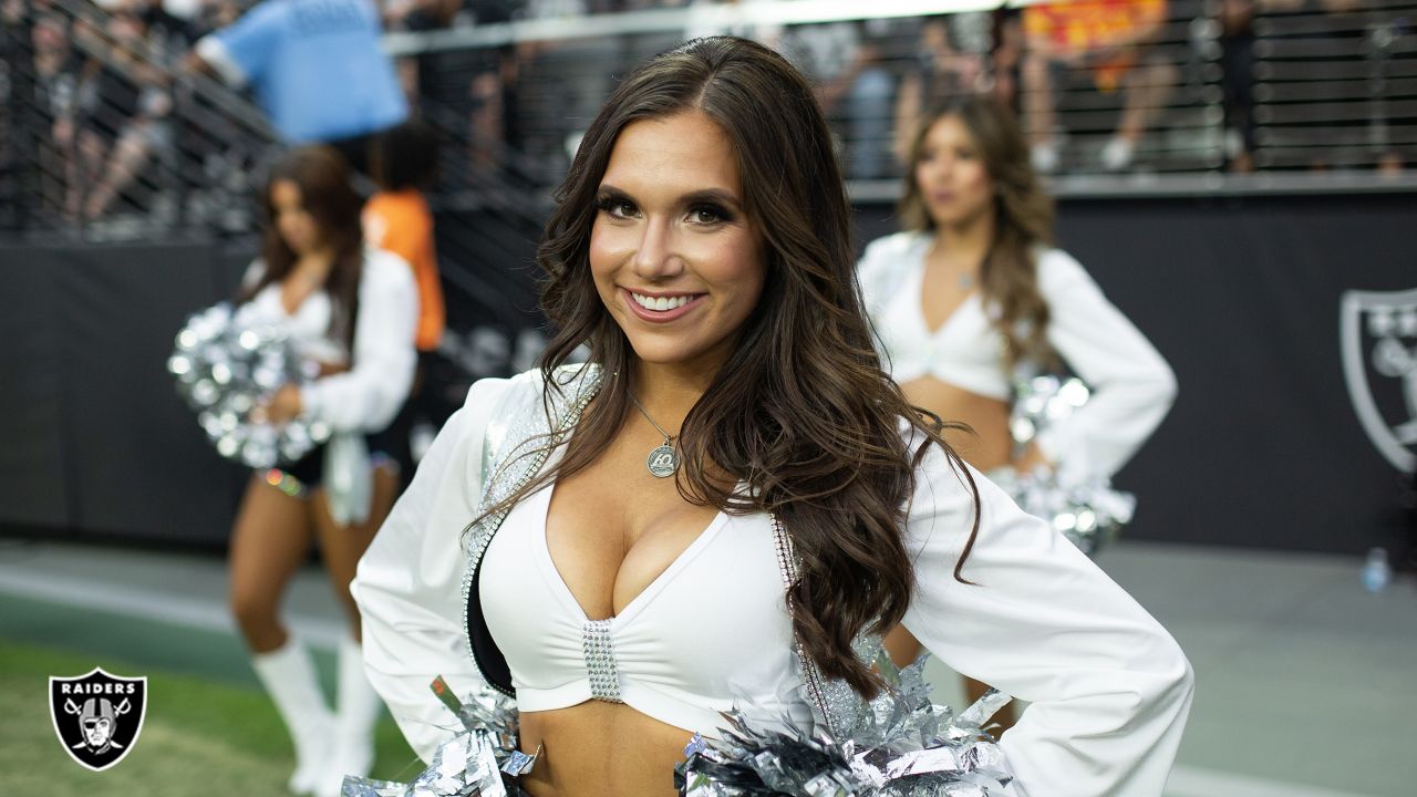 Las Vegas Raiders on X: Raiderettes Week 7 PHOTOS: