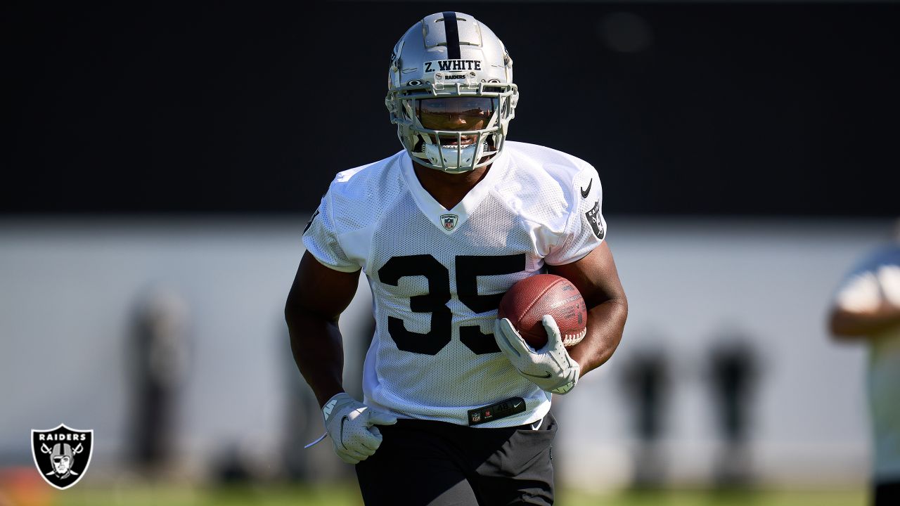 Las Vegas Raiders running back Zamir White (35) leaves the field against  the Indianapolis Colts during the first half of an NFL football game,  Sunday, Nov 13, 2022, in Las Vegas. (AP