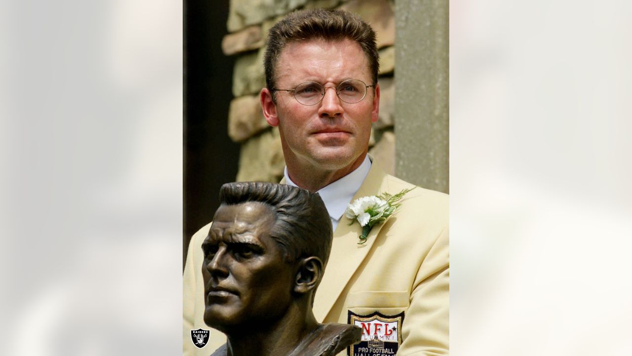 Las Vegas Raiders on X: One of the greatest. Howie Long continues the Hall  of Fame countdown to the 2021 season.  / X