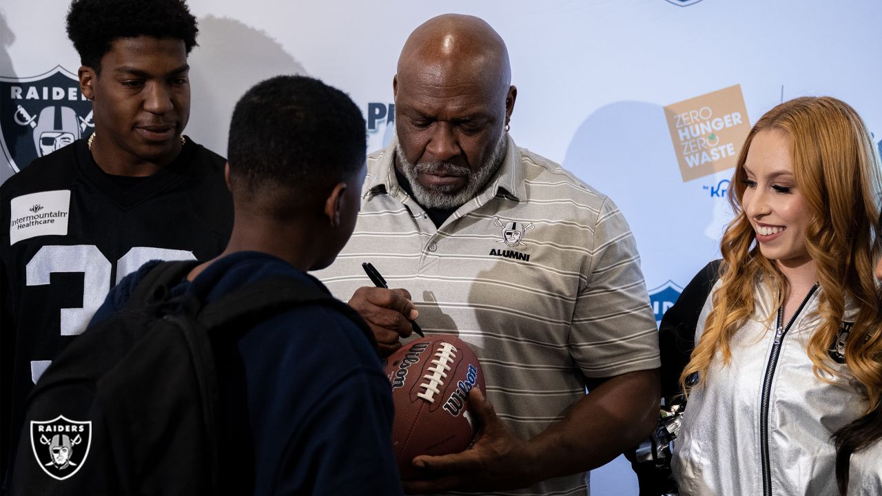 Photos: Raiders go shopping with community members