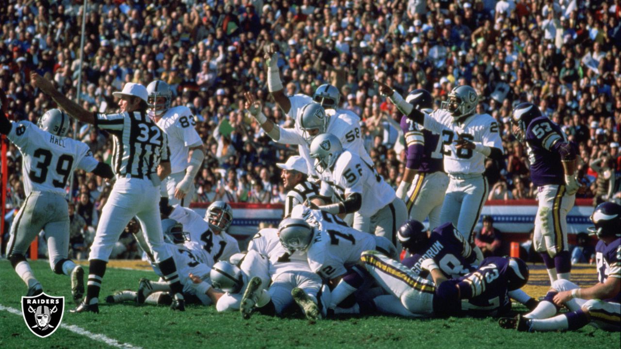 Super Bowl 11 - Raiders vs Vikings Score, Winner, & Stats 