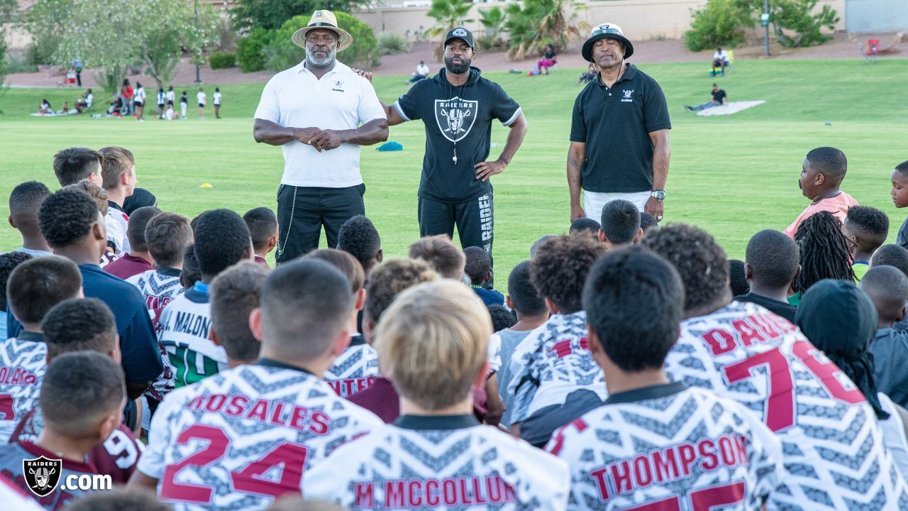 Raiders donate helmets to Las Vegas youth