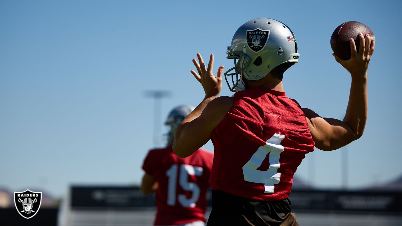 Patrick Mahomes cae en su primer partido de pretemporada