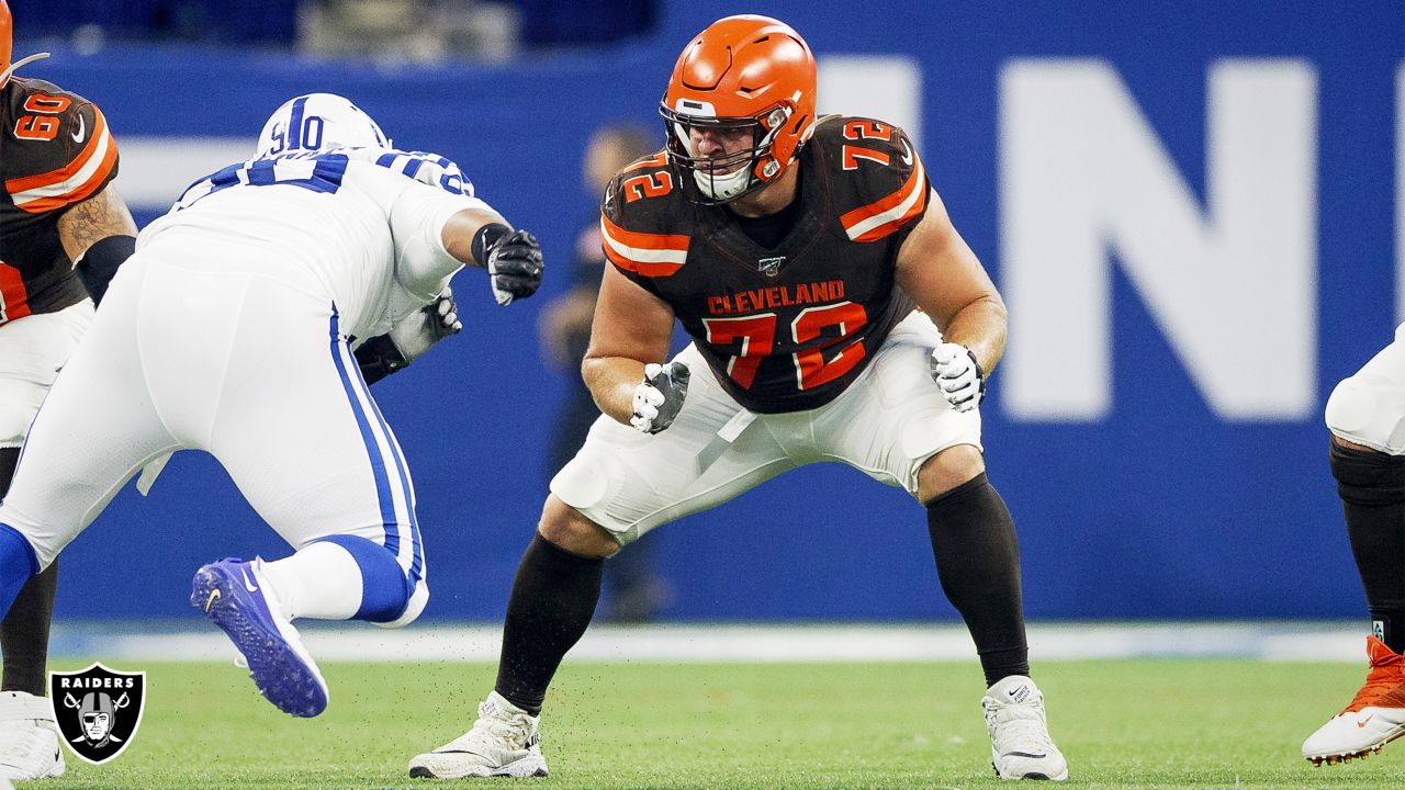 Browns sign veteran offensive lineman Eric Kush