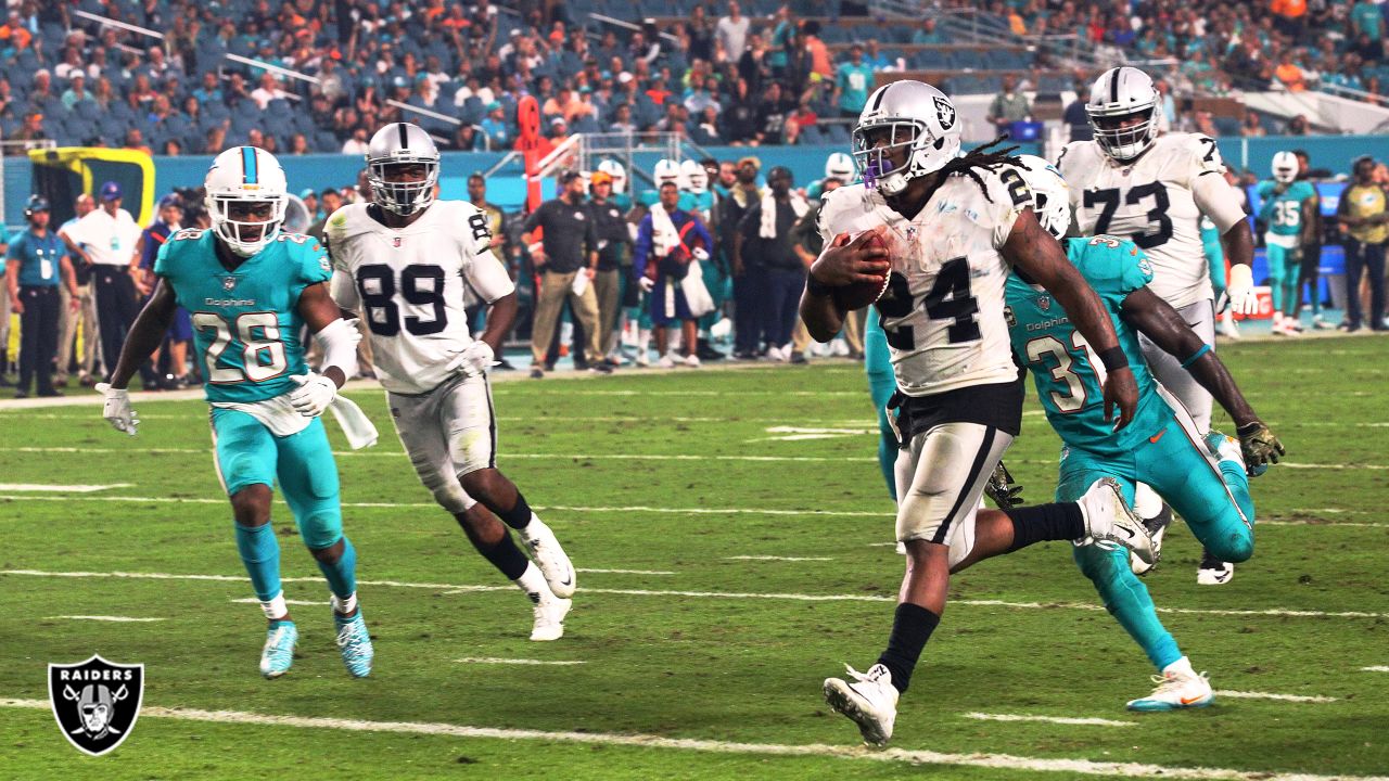 November 2, 2014..Seattle Seahawks running back Marshawn Lynch #24 in  action against the Oakland Raiders at CenturyLink Field in Seattle, WA.. Seahawks defeat the Raiders 30 - 24 Stock Photo - Alamy