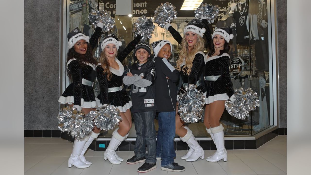 Oakland Raiders Community Outreach: Toys For Tots