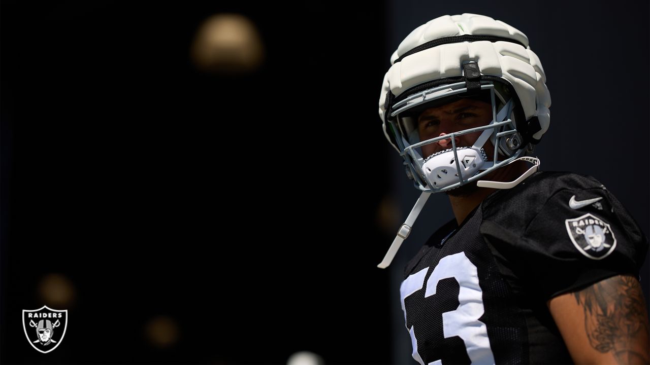 Las Vegas Raiders defensive end Maxx Crosby (98) in the first half of an  NFL football game Sunday, Sept. 10, 2023, in Denver. (AP Photo/David  Zalubowski Stock Photo - Alamy