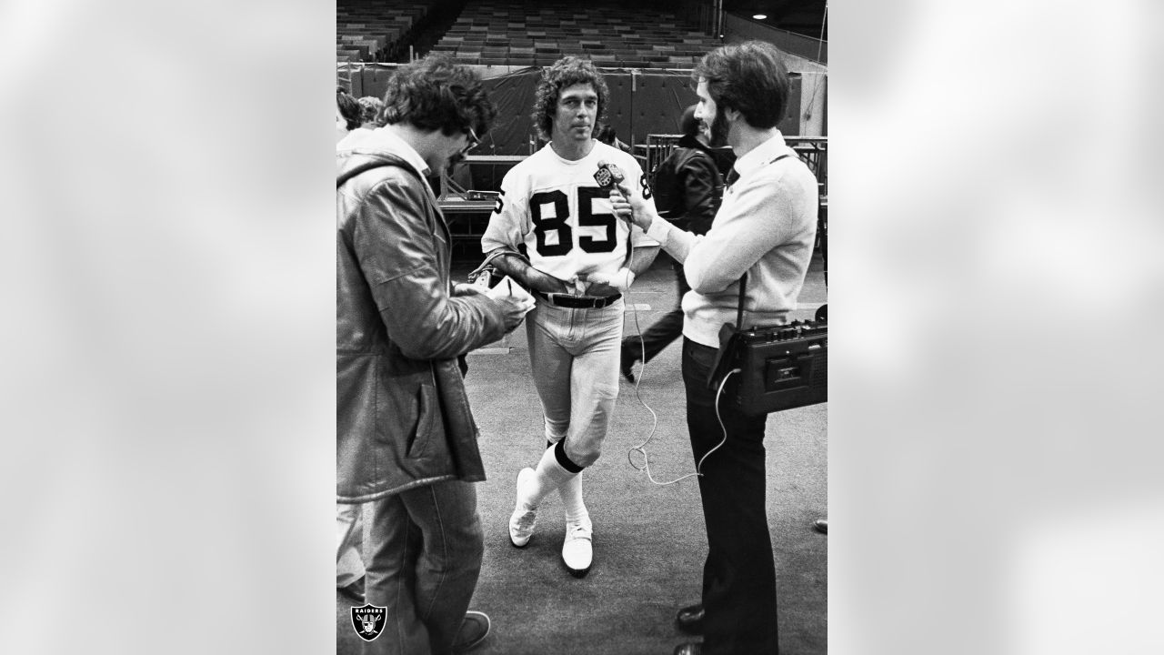 Super Bowl XV, Oakland Raiders John Matuszak in action vs