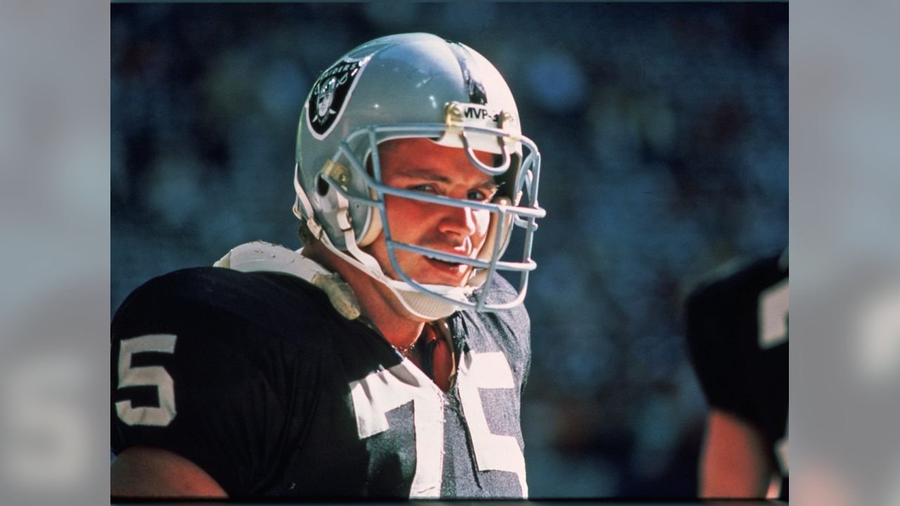 Las Vegas Raiders - Happy birthday, Howie Long 