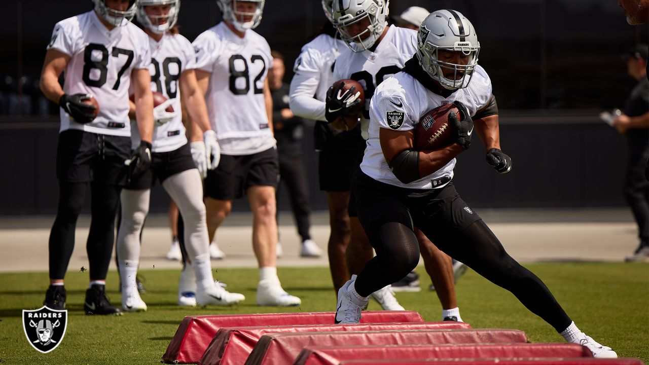 With Josh Jacobs still absent, Raiders list Zamir White as RB1 : r/DynastyFF