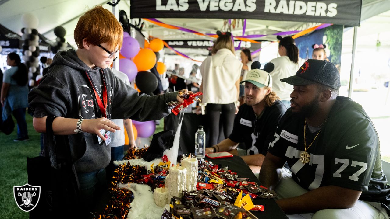 Las Vegas Raiders Big Foot Halloween Yard Stake