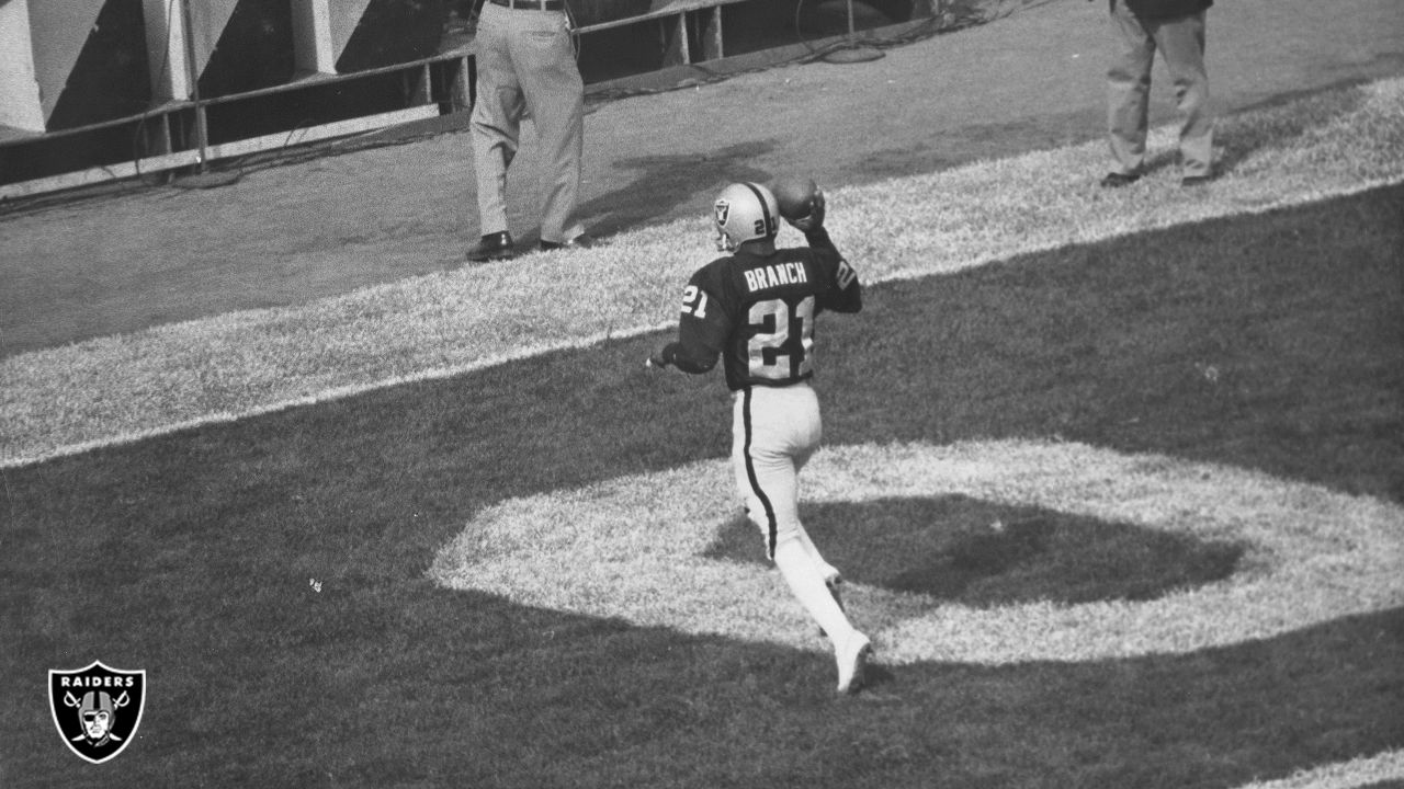 Through the years: Raiders vs. Packers