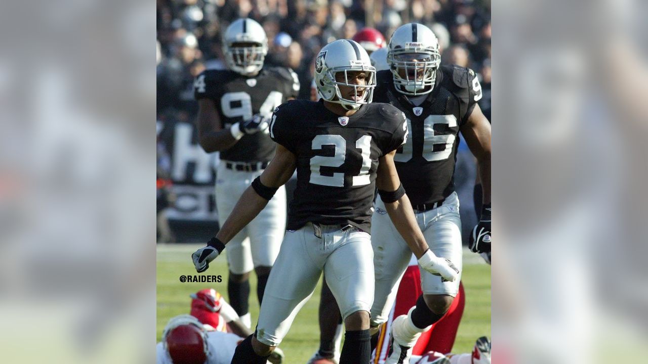 : Nnamdi Asomugha Oakland Raiders 8 x 10 Foto de acción