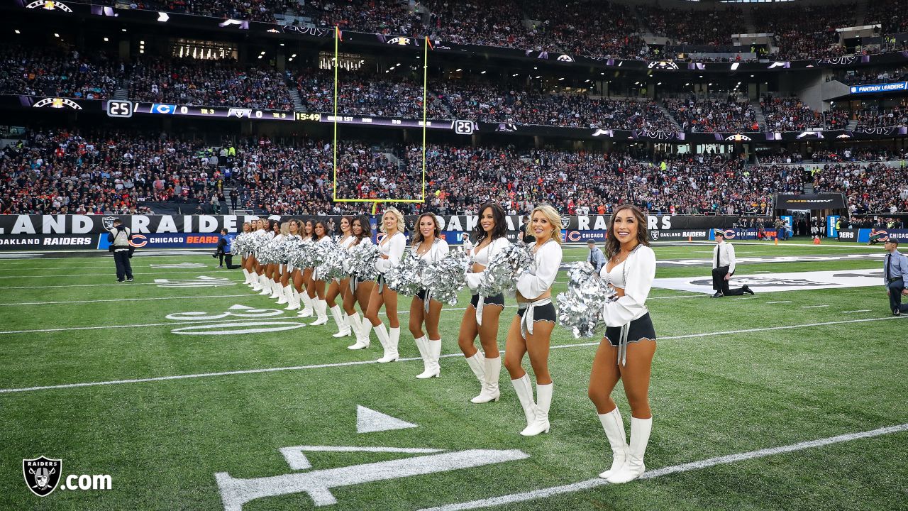 LONDON, ENGLAND - OCTOBER 06 2019: Cheerleaders perform during the NFL game  between Chicago Bears and Oakland Raiders at Tottenham Stadium in London,  United Kingdom Stock Photo - Alamy