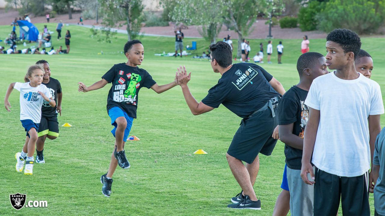 Raiders donate helmets to Las Vegas youth