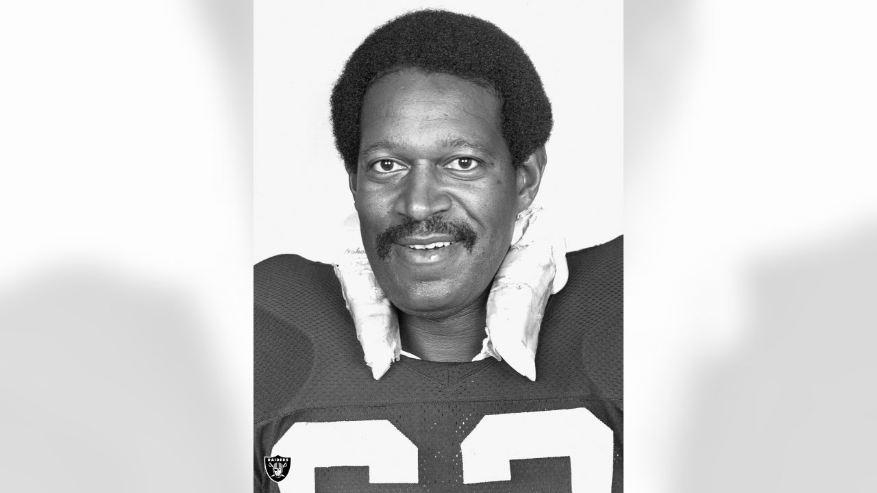 The Pick Is In: Gene Upshaw drafted No. 17 in 1968 NFL Draft