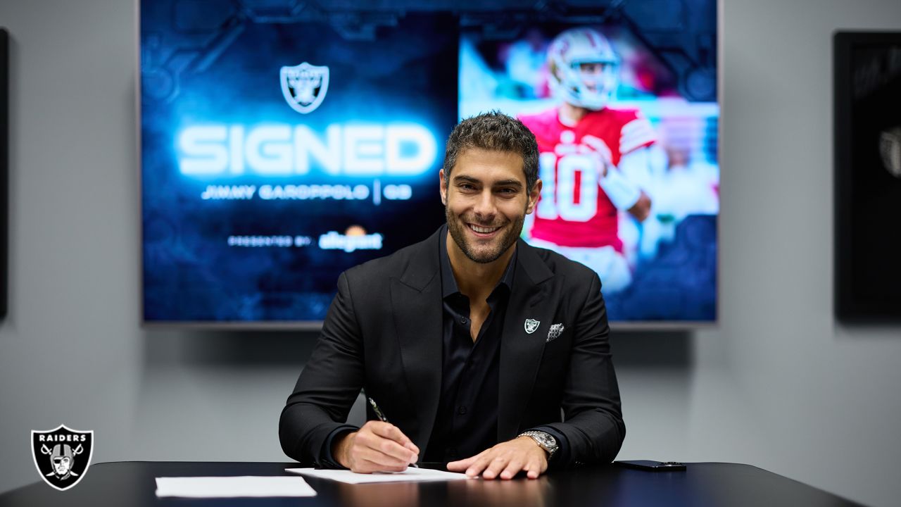 Las Vegas Raiders Signing QB Jimmy Garoppolo Home Decor Poster Canvas -  REVER LAVIE