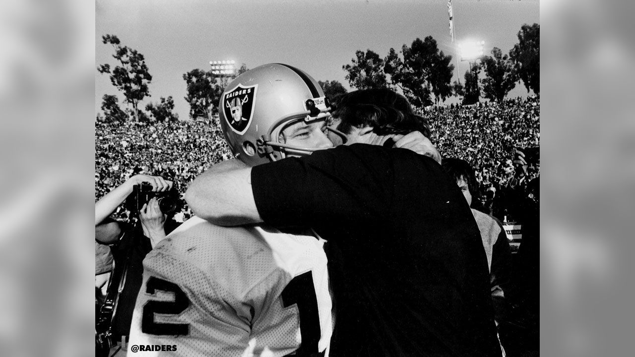 Ken Stabler on X: Under the sunny blue sky in Southern California, Ken  Stabler and John Madden celebrate a Super Bowl XI victory. A crowning glory  with the Raiders 32-14 win over