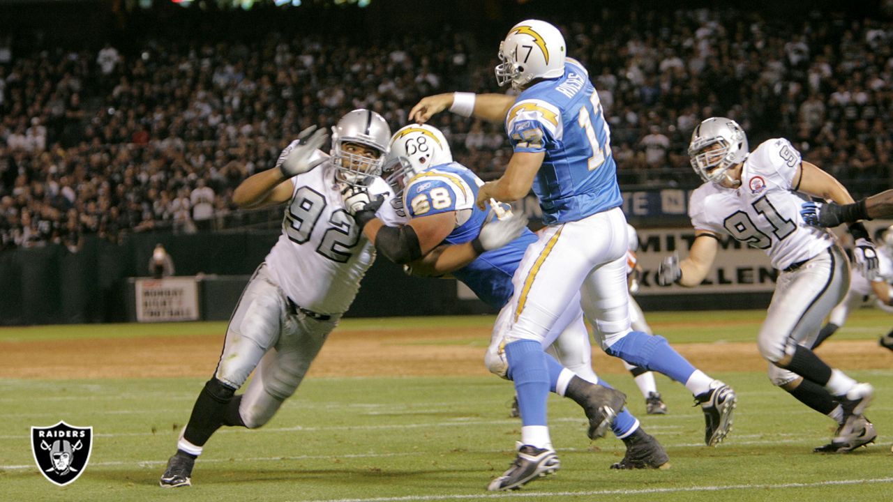 263 Oakland Raiders Richard Seymour Photos & High Res Pictures