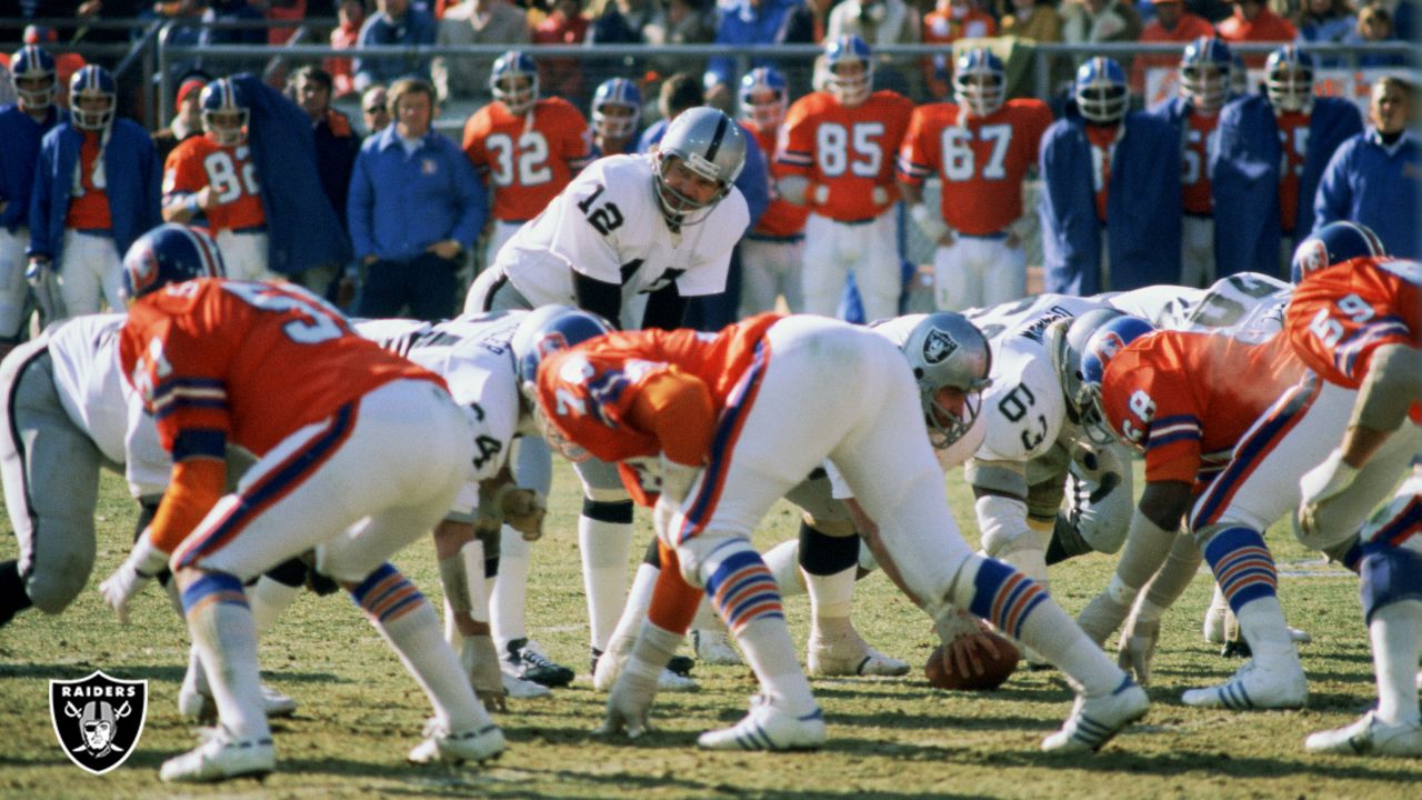 September 18, 2022: Houston Texans wide receiver Chris Moore (15) has the  ball go through his hands in the football game between the Denver Broncos  and Houston Texans at Empower Field Field