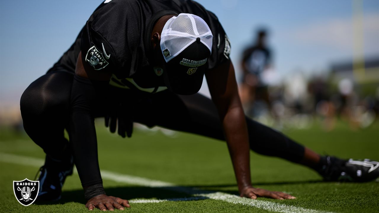 Raiders' Chandler Jones and UFC's Jon Jones share unorthodox style, Raiders  News