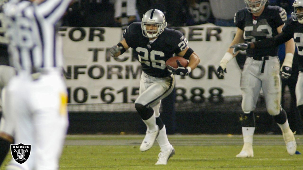 Oakland Raiders assistant coach Rod Woodson watches before an NFL football  game between the Oakland Raiders and the Indianapolis Colts in Oakland,  Calif., Saturday, Dec. 24, 2016. (AP Photo/Marcio …