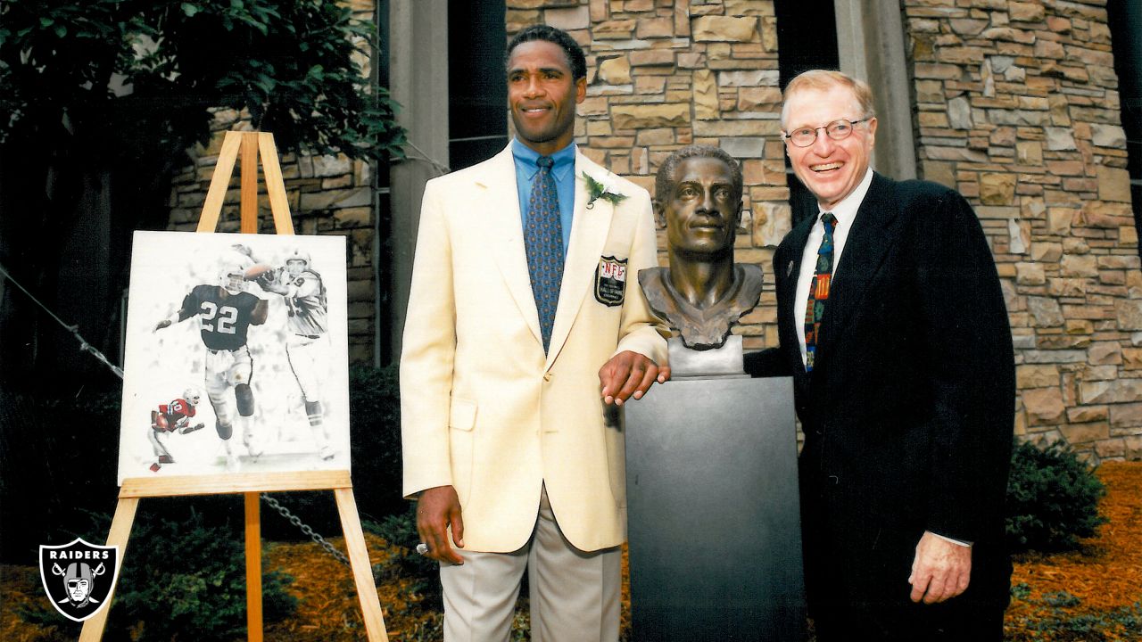 On This Date in Raiders History: Mike Haynes inducted into the Hall of Fame