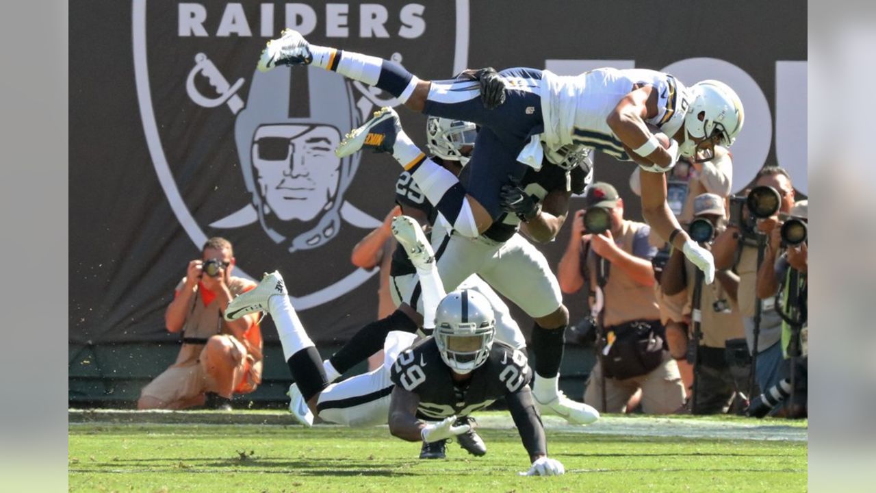 Photo: Oakland Raiderts vs San Diego Chargers - SXP2007123002 