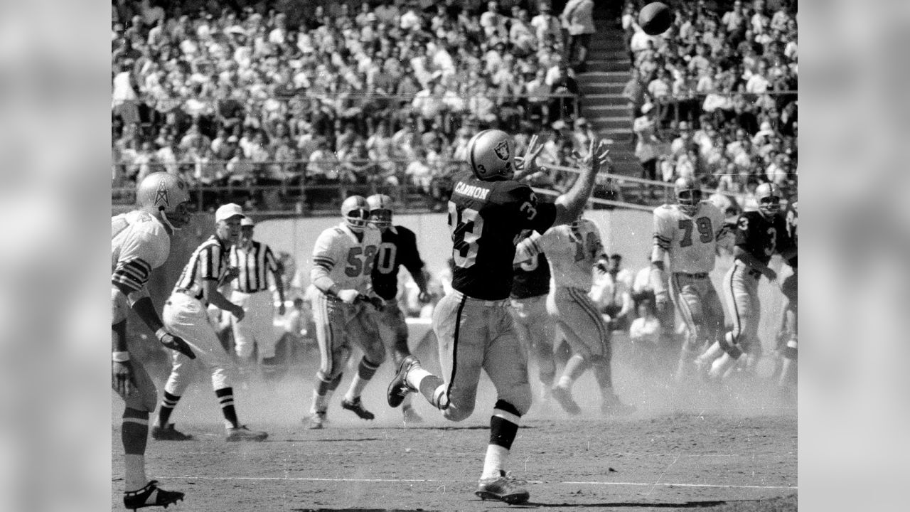 520 Oakland Raiders 1970 Stock Photos, High-Res Pictures, and