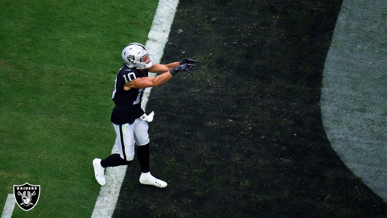 Los Angeles Chargers 32-35 Las Vegas Raiders: Daniel Carlson kicks