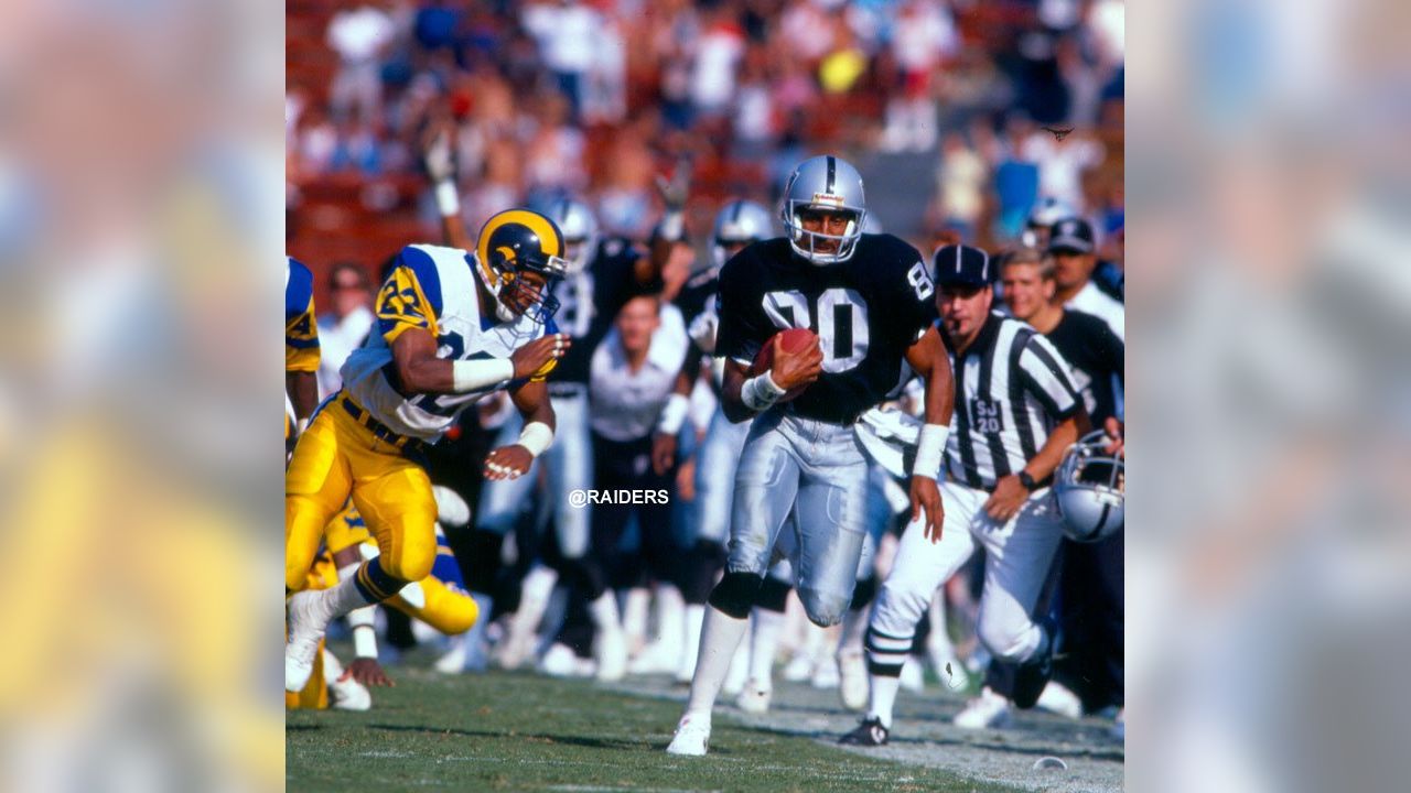 RAIDERS-RAMS RIVALRY IN PICTURES