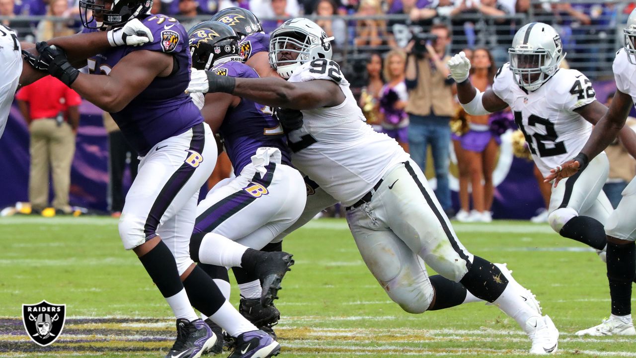 Oakland, California, USA. 14th Jan, 2001. Oakland Raiders vs. Baltimore  Ravens at Oakland Alameda County Coliseum Sunday, January 14, 2001. Ravens  Beat Raiders 19-3. AFC championship game. Baltimore Ravens defensive tackle  Tony