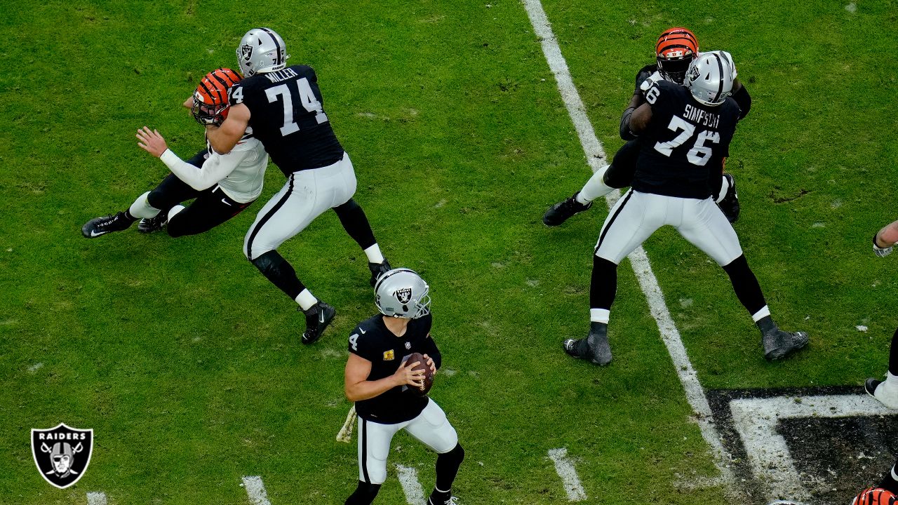 Quick Snap: Foster Moreau scores lone touchdown for the Raiders