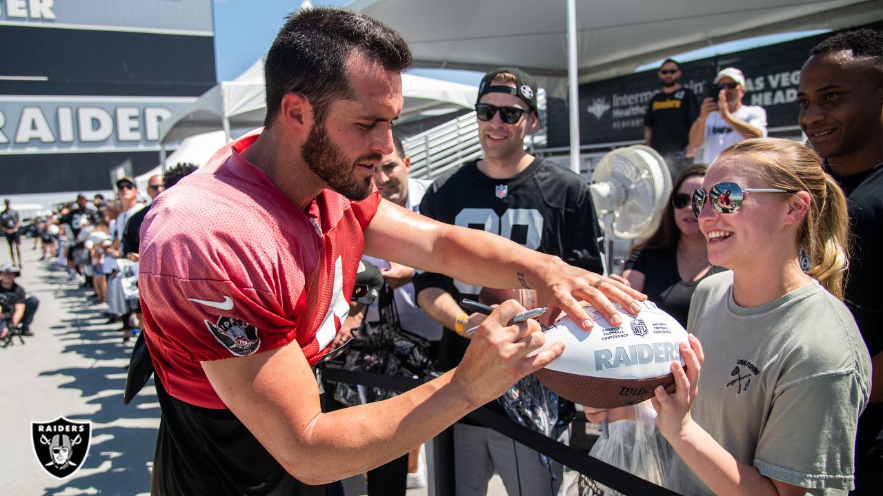 Derek Carr Oakland/Las Vegas Raiders Signed Jersey - Black - JSA