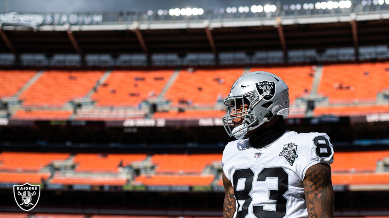 Tight end (83) Darren Waller of the Las Vegas Raiders warms up